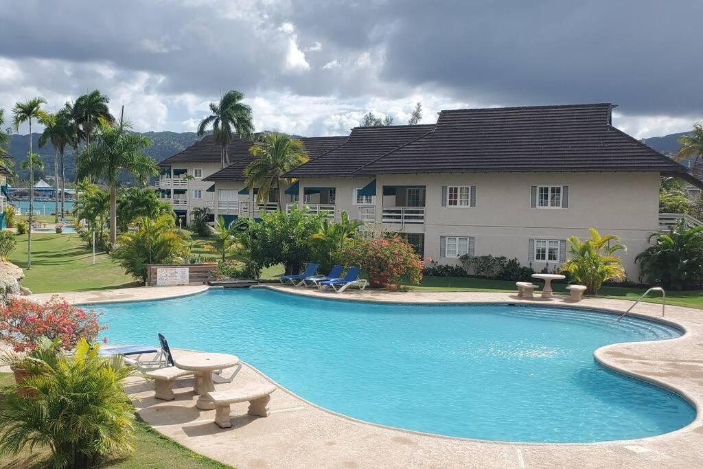 Chalet Cassie Apartment Montego Bay Exterior photo